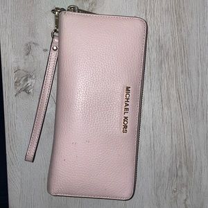 Michael kors wallet! Light blush pink